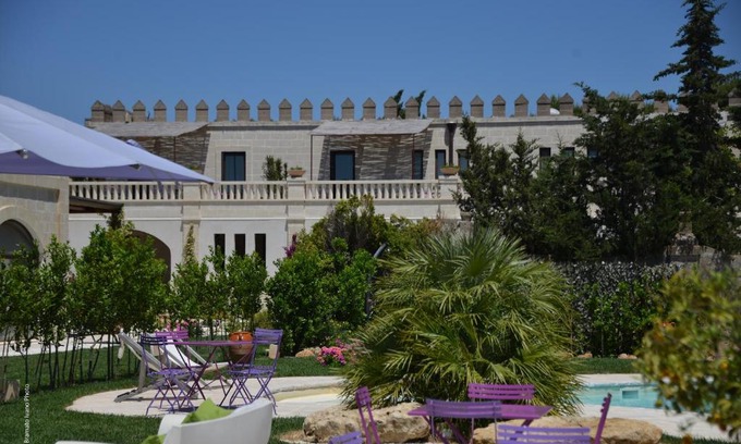 Salice Salentino Bed & Breakfast | Le Scuderie - Castello Monaci