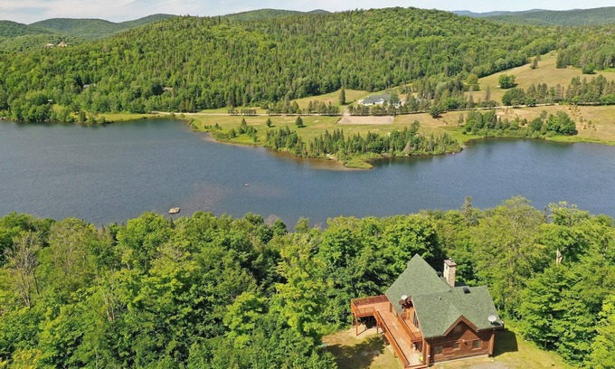 Saint-Faustin-Lac-Carre Ski Chalet | Le Tranquille - Magnificent view - SPA and Billiards