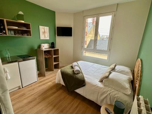 Miroir - Batignolles Apartment | Le Vert-Tige - Gare - BCLA