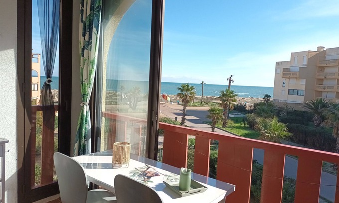 Le Barcares Apartment | ♥️Le Victoria's Beach Barcarès♥️ - 🧹 Housekeeping included/Private parking/Sea direct 🏖️