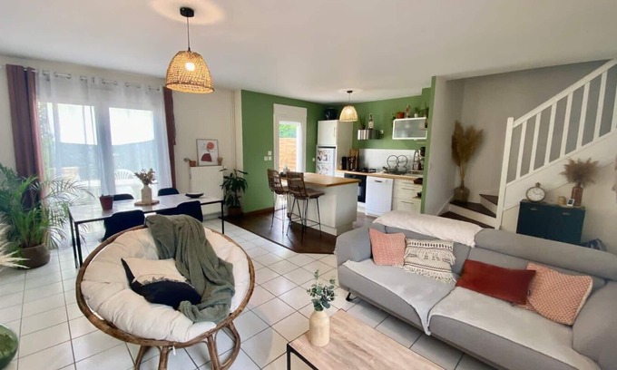 Poitiers House | Le Voltaire: a cozy and bright little house