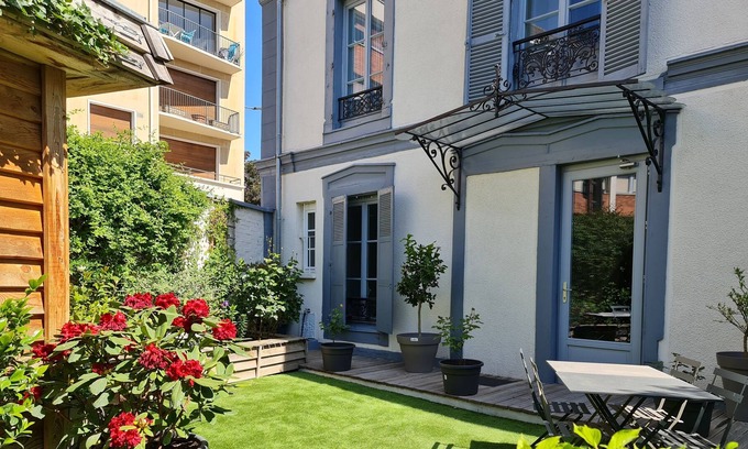 Troyes Apartment | Le Voyageur, romantic studio close to the historic center of Troyes