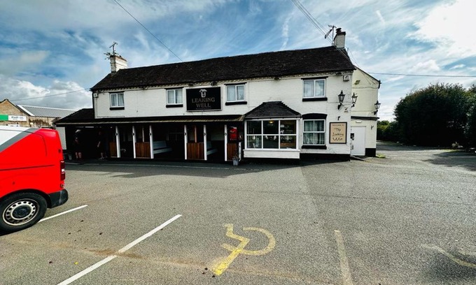 Stourport-on-Severn Hotel | Leaking Well, Dunhampton