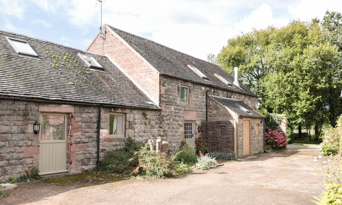 Cheddleton Cottage | LEE HOUSE COTTAGE, family friendly, with hot tub in Cheddleton