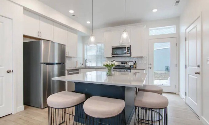 Lehi House | Lehi Contemporary Silicone Home