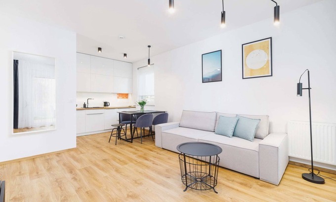 Czyzyny Apartment | Lema 15C | Remote Work Apartment | Parking