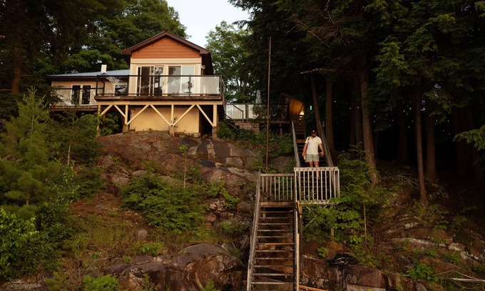 Muskoka Lakes Cottage | Lennys Lakehouse in Muskoka.n20 minutes to Port Carling or Bracebridge!