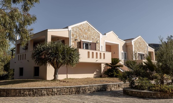 Kalamaki Villa | Leone Luxury Villa Georgia