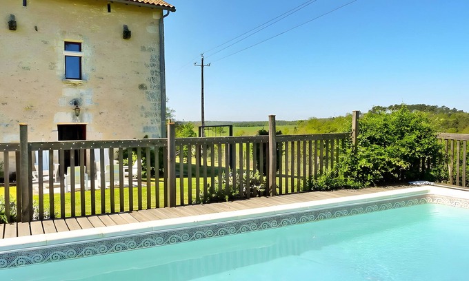 La Chapelle-Faucher House | Les Abeilles – Holiday home with private pool in the heart of Périgord Vert