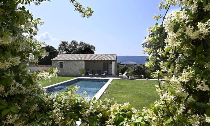 Gordes House | Les Agapanthes de Gordes