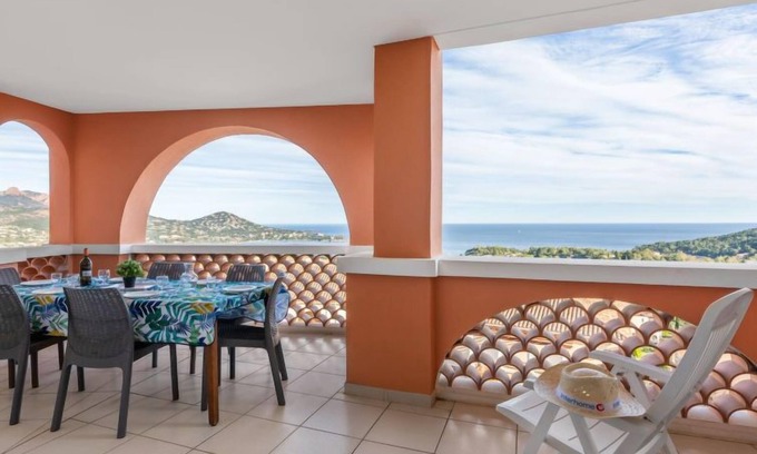 Le Dramont Apartment | Les Bastides (I4143) by Interhome
