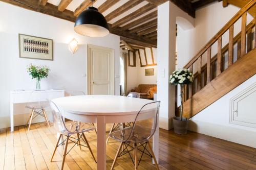 Dijon Centre Ville Apartment | Les Bons Enfants