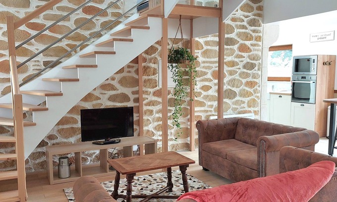 Lacres House | Les Boutons d'Or - Charming gîte, 2 bedrooms, sleeps 7 with large terrace