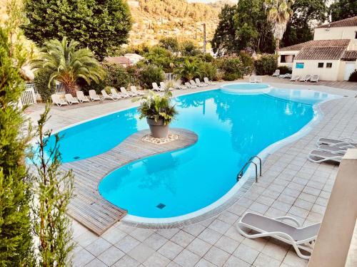Sollies-Toucas Ski Chalet | Les Canonniers - Chalet avec Piscine