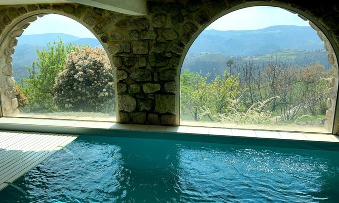 Saint-Sauveur-de-Montagut Bed & Breakfast | Les chambres de la Bastide