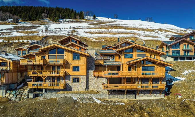 Les Deux Alpes Ski Chalet | LES CHALETS DU PIC : 26 pers panoramic view of the mountains
