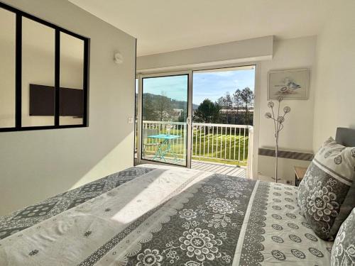 Etretat Apartment | Les charmes Du Bosquet Parc d'Amour et Nature Parking Privé Sécurisé