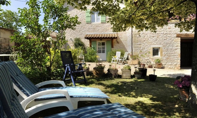 Lugny House | Les Charmes - Lugny - Gîte