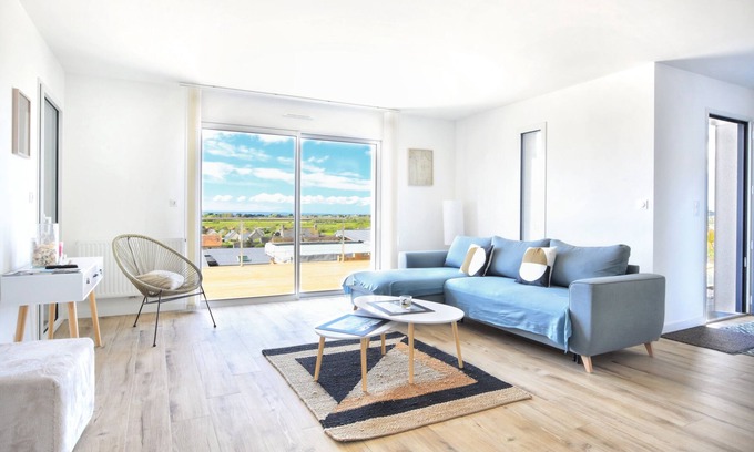 St-Georges-de-la-Riviere House | Les Euphorbes - Charmante maison avec vue mer