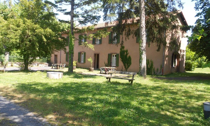 Camares House | Les Gîtes du Rougier: Green vacations for all! Swimming pool, tennis court and wifi