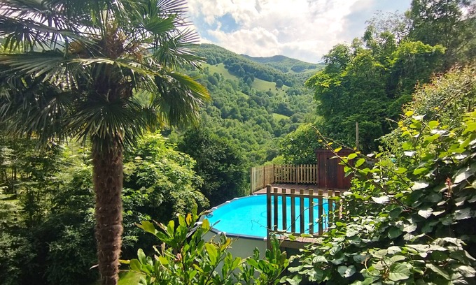 Germs-sur-l'Oussouet House | Les Granges de Blans, comfortable gîte with jacuzzi in the mountains