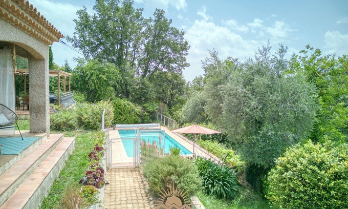 Le Rouret Villa | LES GUIOLS Villa AirCo for 8 By Sunset