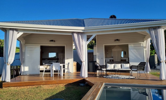 Sainte-Rose House | Les Hauts du Papillon - Swimming pool and sea view -