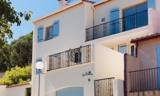 Banyuls-sur-Mer House | Les Hibiscus - Large family house with sea view, pool and private parking