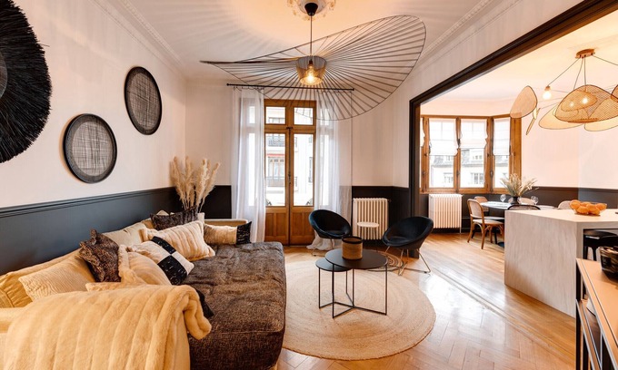 Annecy Old Town Apartment | Les Ilots - Joseph Blanc: apartment 2 rooms on the lake, wifi & balcony