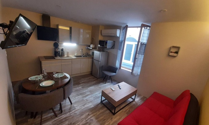 Bourg-Saint-Andeol Apartment | Les IRIS APT 105, T2 COSY, 30 m2, 1 bedroom with TV