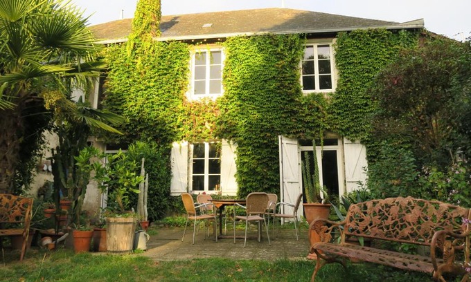La Chapelle-aux-Choux Bed & Breakfast | les loges du chaudron