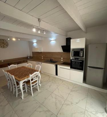 Les Mees House | Les maisons de Lina