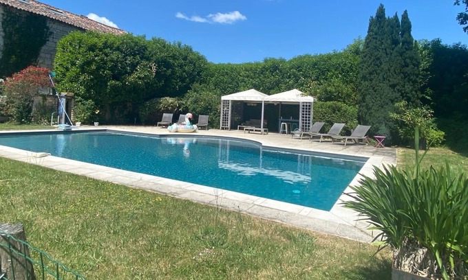 Liniers Cottage | Les Meurs: Two cottages with swimming pool for 12