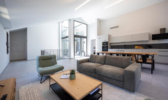 Saint-Tropez City Centre Apartment | Les Orangers by Sezz