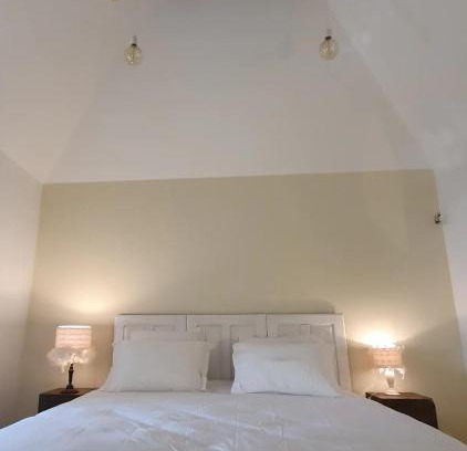 Reilhaguet Bed & Breakfast | Les Pierres Lotoises - chambre dhôtes Le Pigeonnier