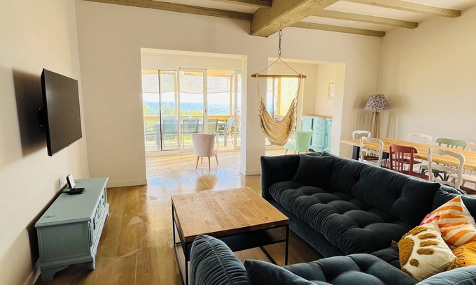 Chateau-d'Olonne Apartment | Les Sables pailletés 110 m2 apartment + 15 m2 terrace facing the ocean!