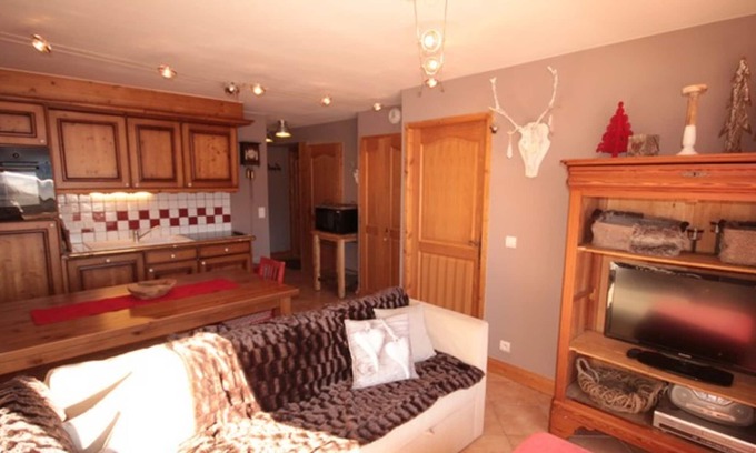 Bisanne 1500 Apartment | Les Saisies: Cozy 3 rooms, 2 baths, balcony, parking, 6 pers