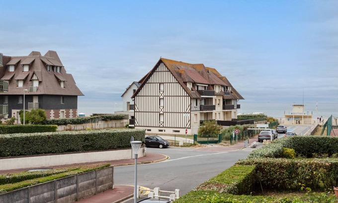 Tourgeville Apartment | Les Terrasses de Tourgeville by Interhome