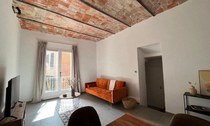 Les Vans Apartment | Les Vans - Charmant appartement au cœur du village