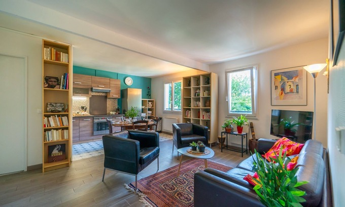 Rungis Apartment | Les Volets Bleus - Three Bedroom Apartment, Sleeps 6