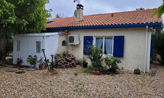Saint-Vivien-de-Medoc House | LES VOLETS BLEUS