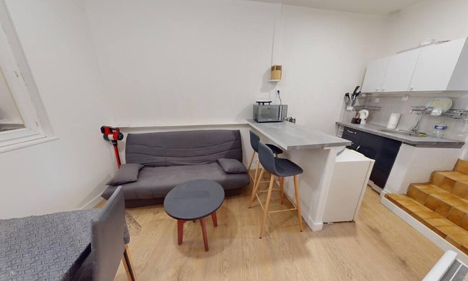 Anatole France Danton Apartment | Lesueur RDC - 1 ch proche gare