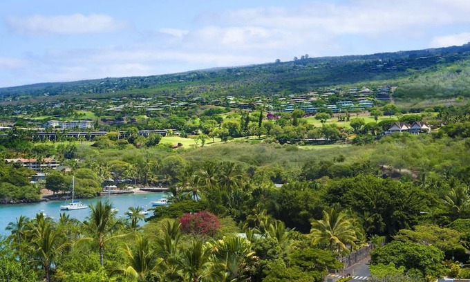 Keauhou House | Let's runaway to the Island! Spa, Game Room, Near Pahoehoe Beach Park