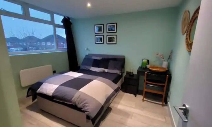 Pinkwell Apartment | Letzi private en-suite, Near Heathrow Airport T3