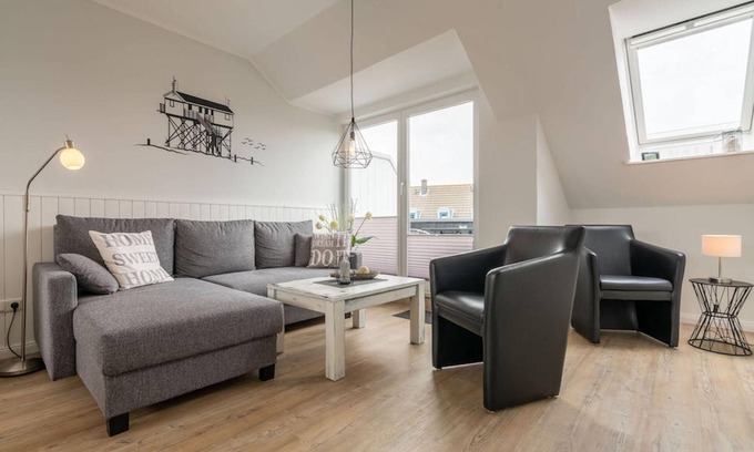 St. Peter-Ording Apartment | Leuchtfeuer 16 - Apartment house Deichbude am Strand - 1a location to the main beach