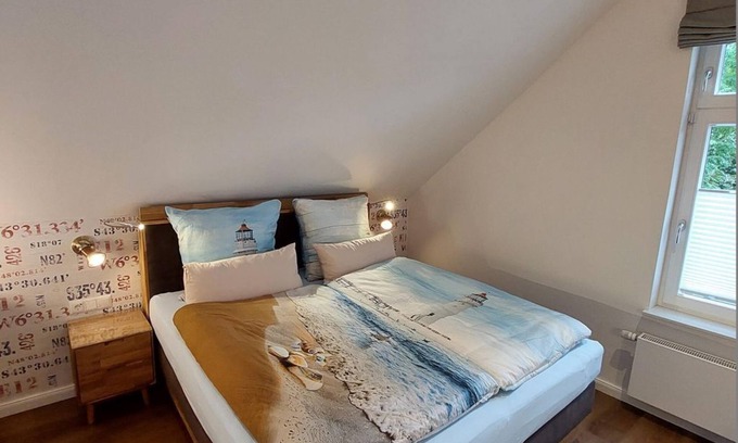 Tossens Cottage | Leuchtturm-zimmer - Ferienzimmer Villa Küstenwind