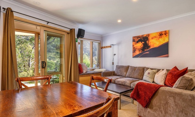 Thredbo Apartment | Lhotsky 8 -1 bedroom studio in the heart of Thredbo