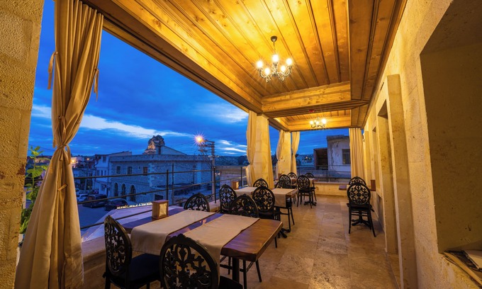 Ortahisar Hotel | Library Cave Hotel