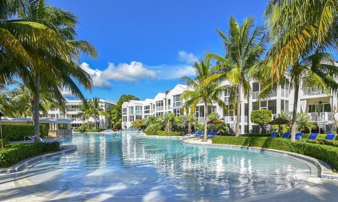 Rock Harbor House | LICENSED MGR - 4/3.5 MODERN VILLA - KEY LARGO'S MOST UPSCALE OCEANFRONT RESORT DESTINATION!