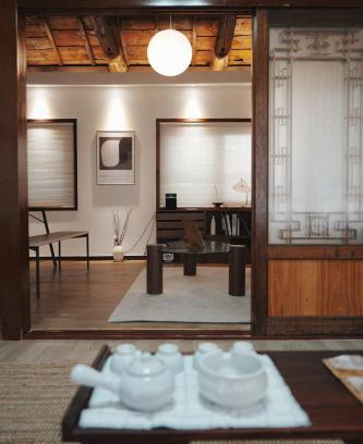 Seomyeon Apartment | Licensed Private hanok with Courtyard for 7, 10 min to metro